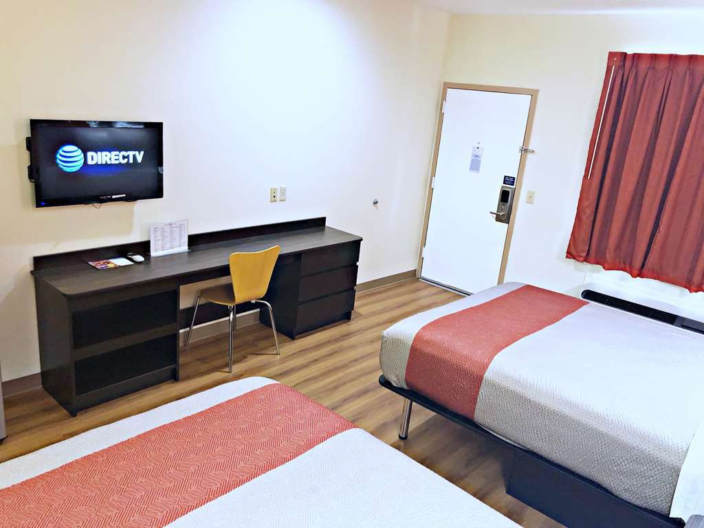 Hotel 6-rhome, Tx 2*