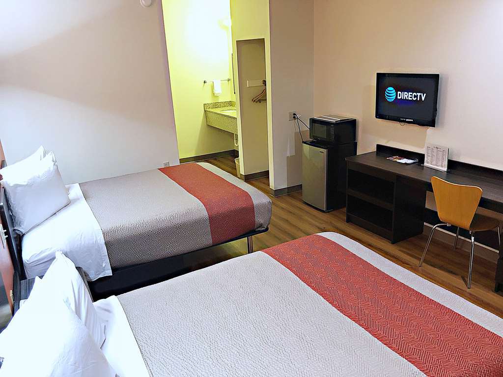 6-rhome, Tx Hotel 2*