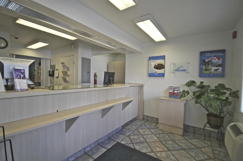 Hotel 6-rhome, Tx 2*