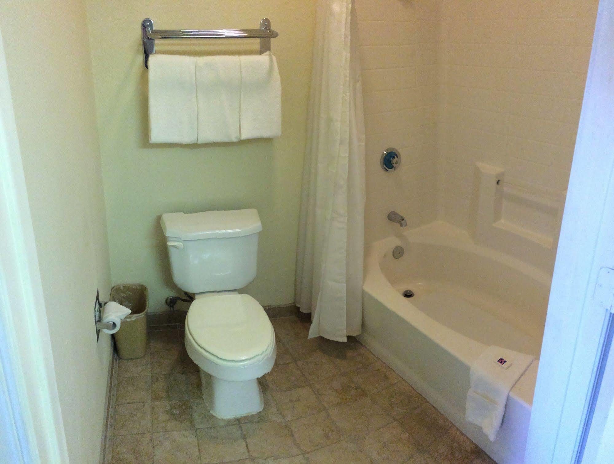 Hotel 6-rhome, Tx 2*