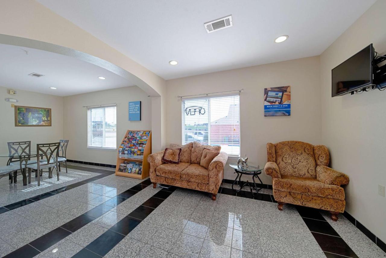 Hotel 6-rhome, Tx