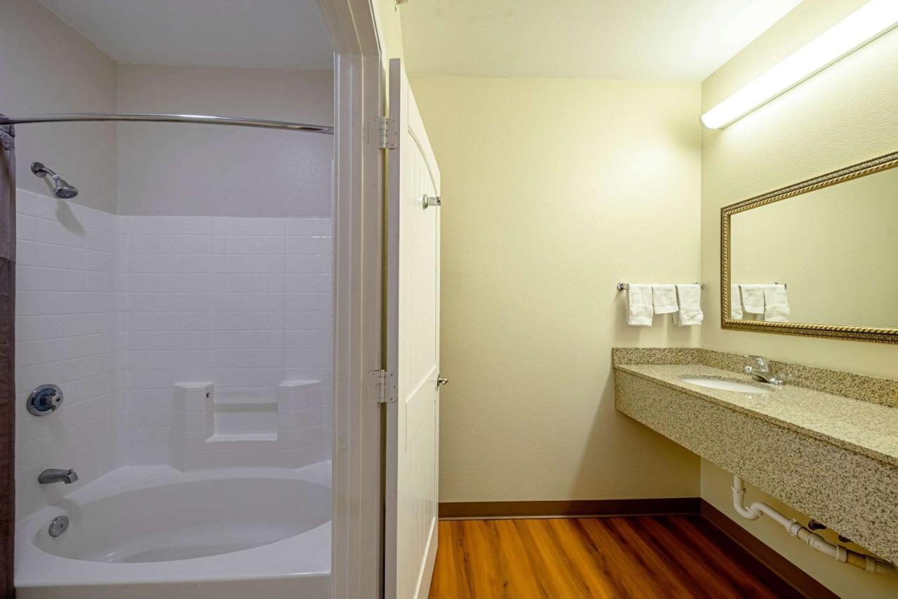 6-rhome, Tx Hotel Rhome