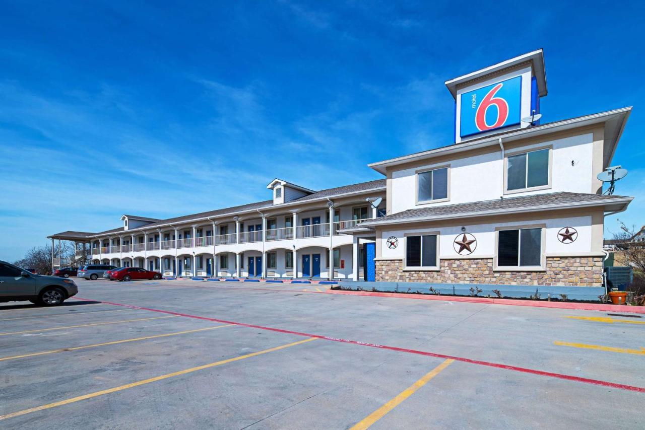 6-rhome, Tx