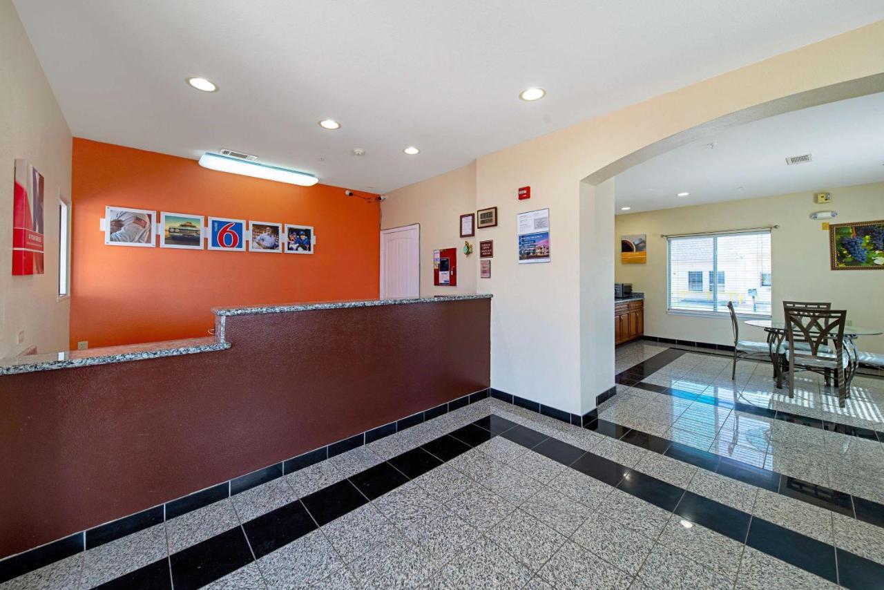 6-rhome, Tx Hotel Rhome