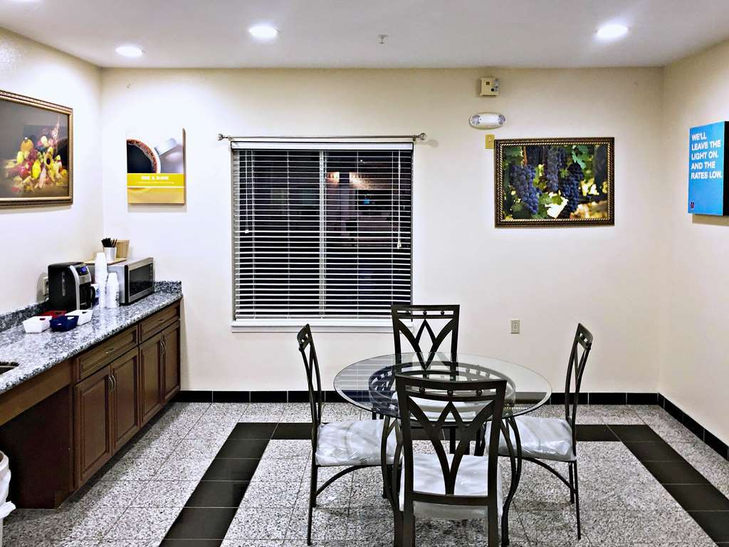 6-rhome, Tx Hotel Rhome