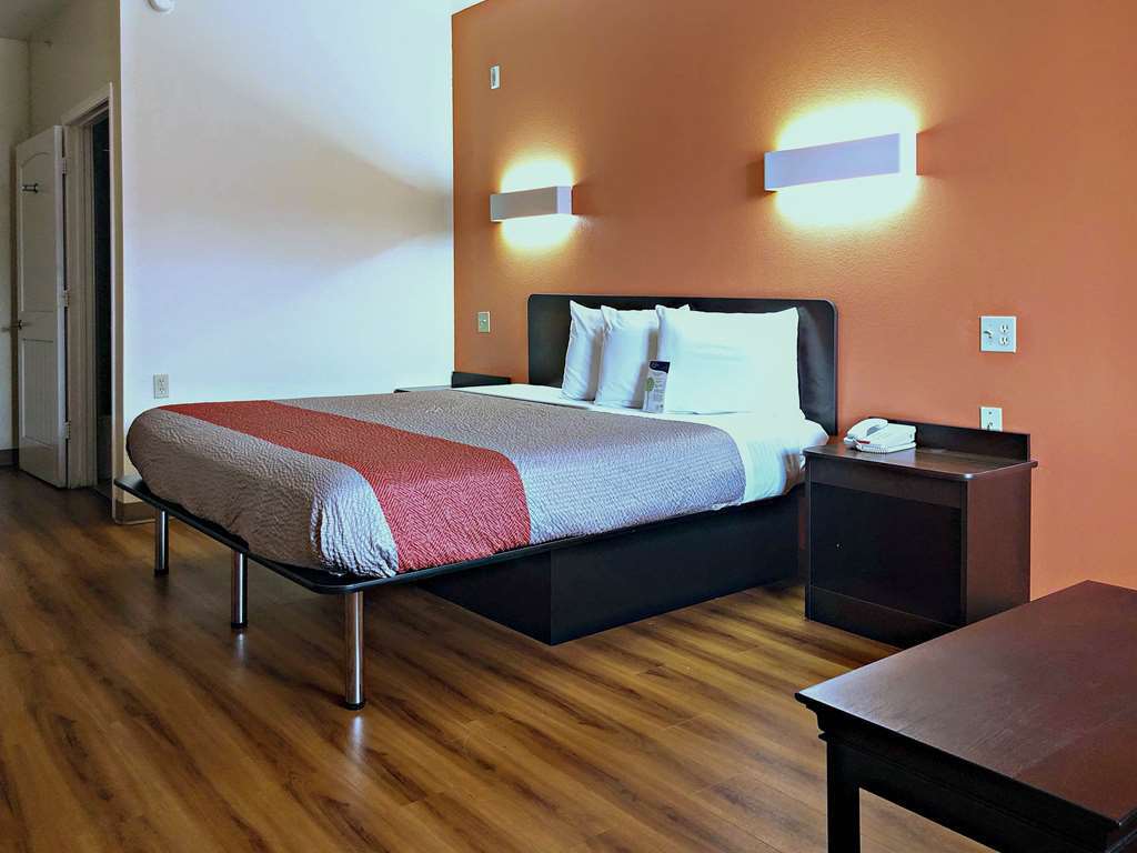 Hotel 6-rhome, Tx