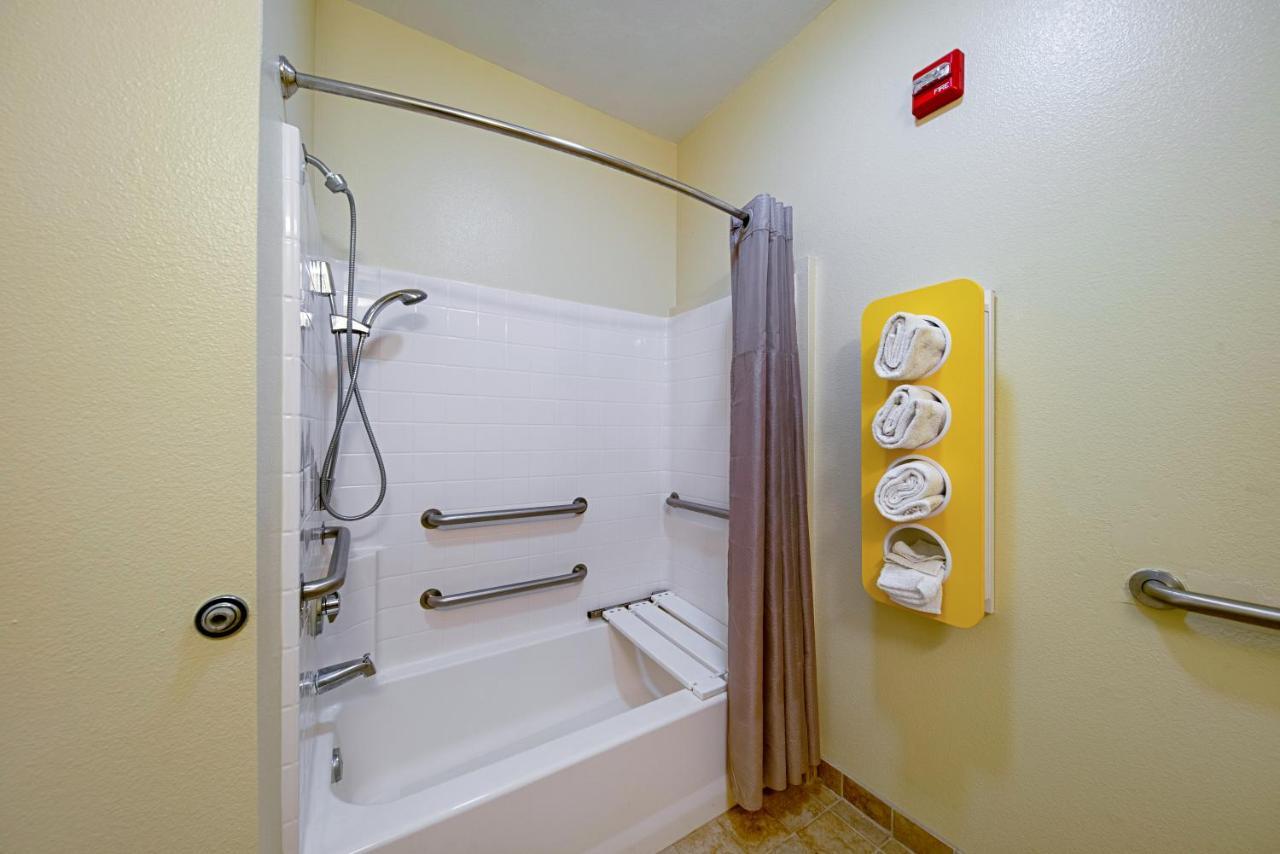 Hotel 6-rhome, Tx 2*