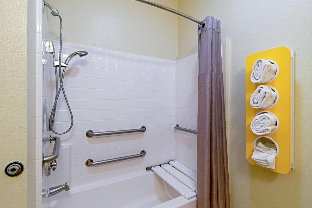 Hotel 6-rhome, Tx 2*